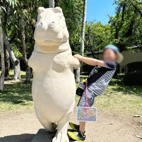 外出支援で遊ぶ児童の写真